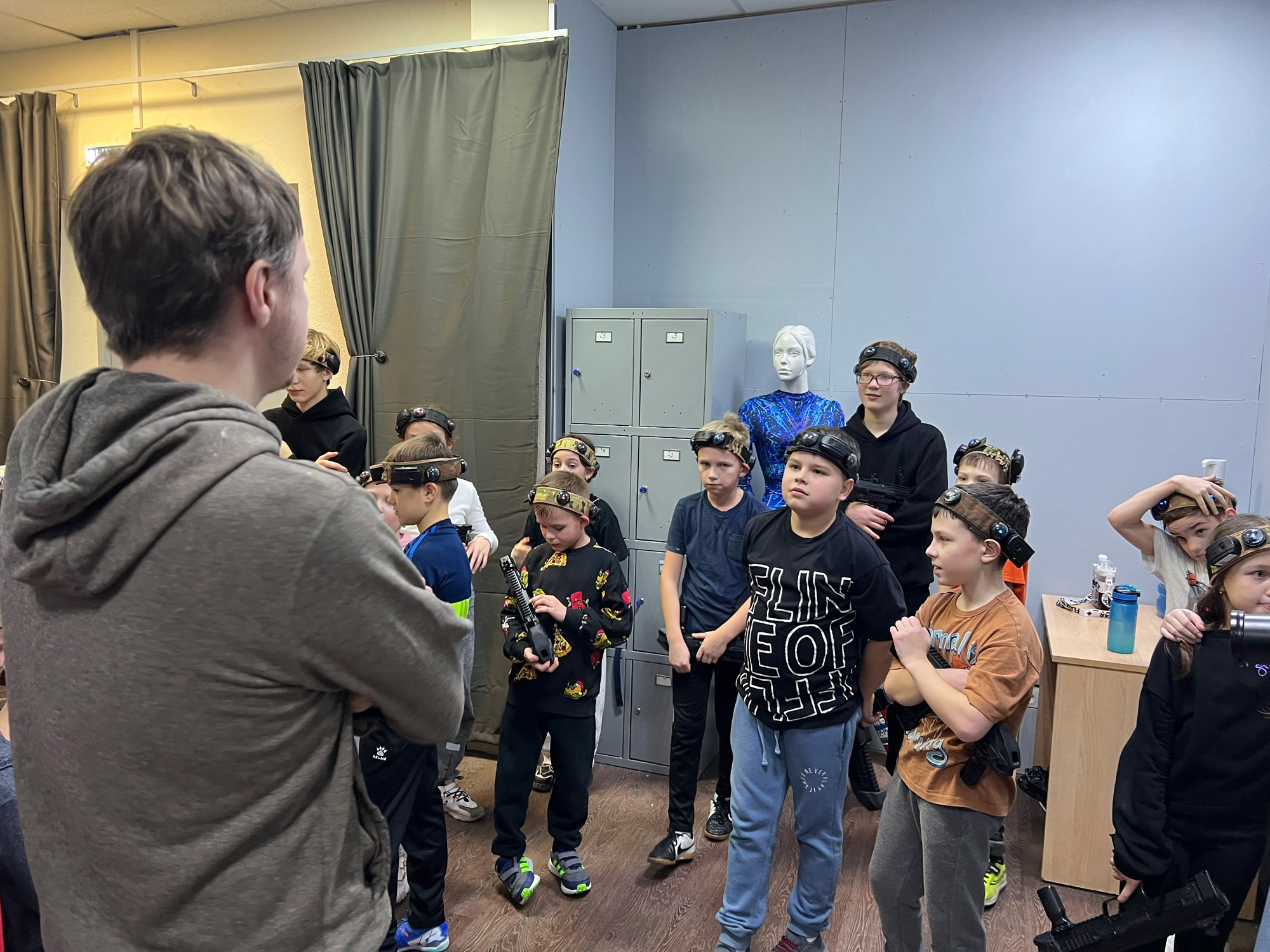 Лазертаг для школьного класса в Воронеже - на каникулы, выпускной или последний звонок